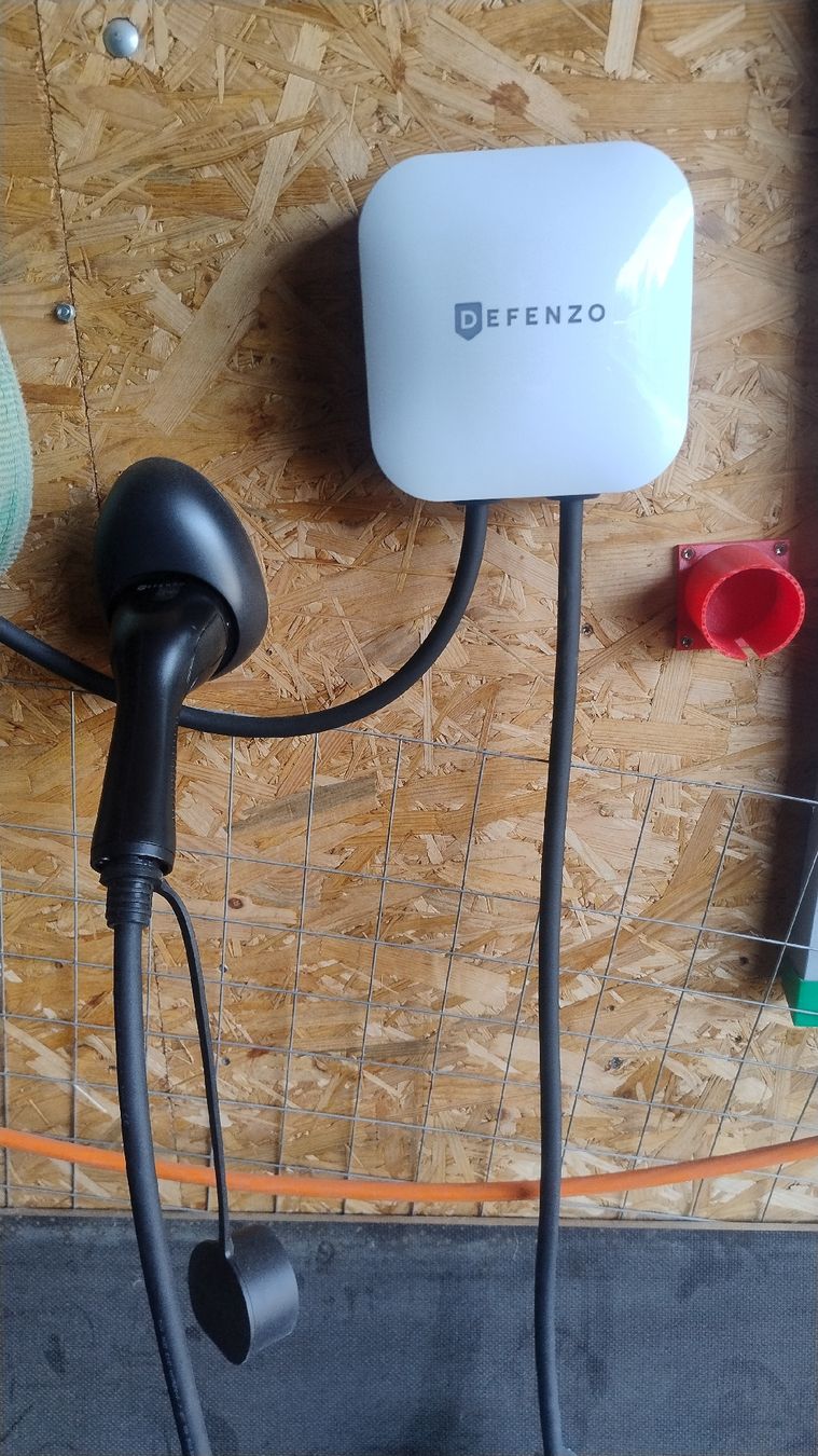 Batterie-Ladegeräte: Wallbox Defenzo 11KW – Neu (gemäss Beschreibung) aus Pfäfers von Tech2