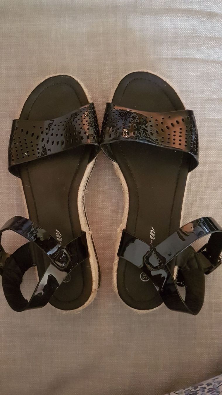 Scarpe da donna: Schwarze Sandalen – Usato da Oberengstringen venduto da Sheera7