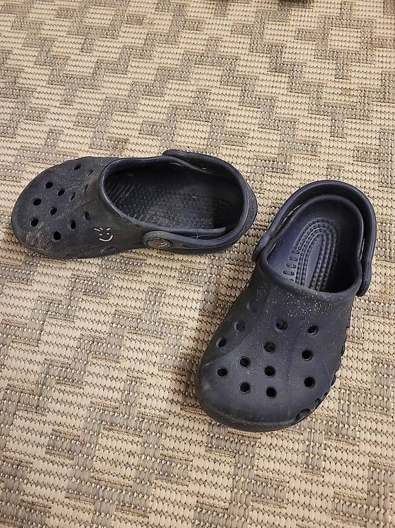 Crocs Scarpe per ragazzi: Sandalen Crocs gr. 25 – Usato da Windisch venduto da roumetm