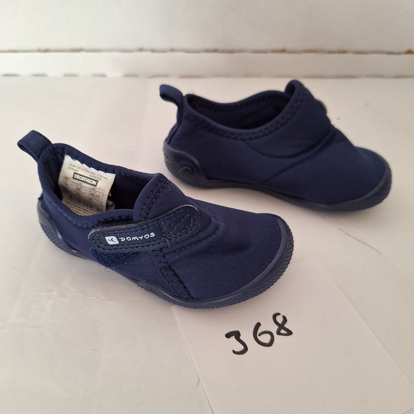 Decathlon Scarpe per ragazzi: Baby Schwimmschuhe 24 – Usato da Chur venduto da copino 2