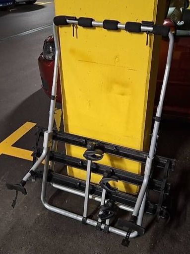 Balken: THULE Heckträger für 3 Fahrräder – Gebraucht aus Bremgarten AG von Xmuun