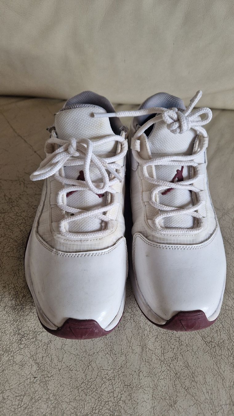 Jordan Scarpe da uomo: Sneacker Jordan air 11 Taille. 40 – Usato da Ste-Croix venduto da Sporchet 1