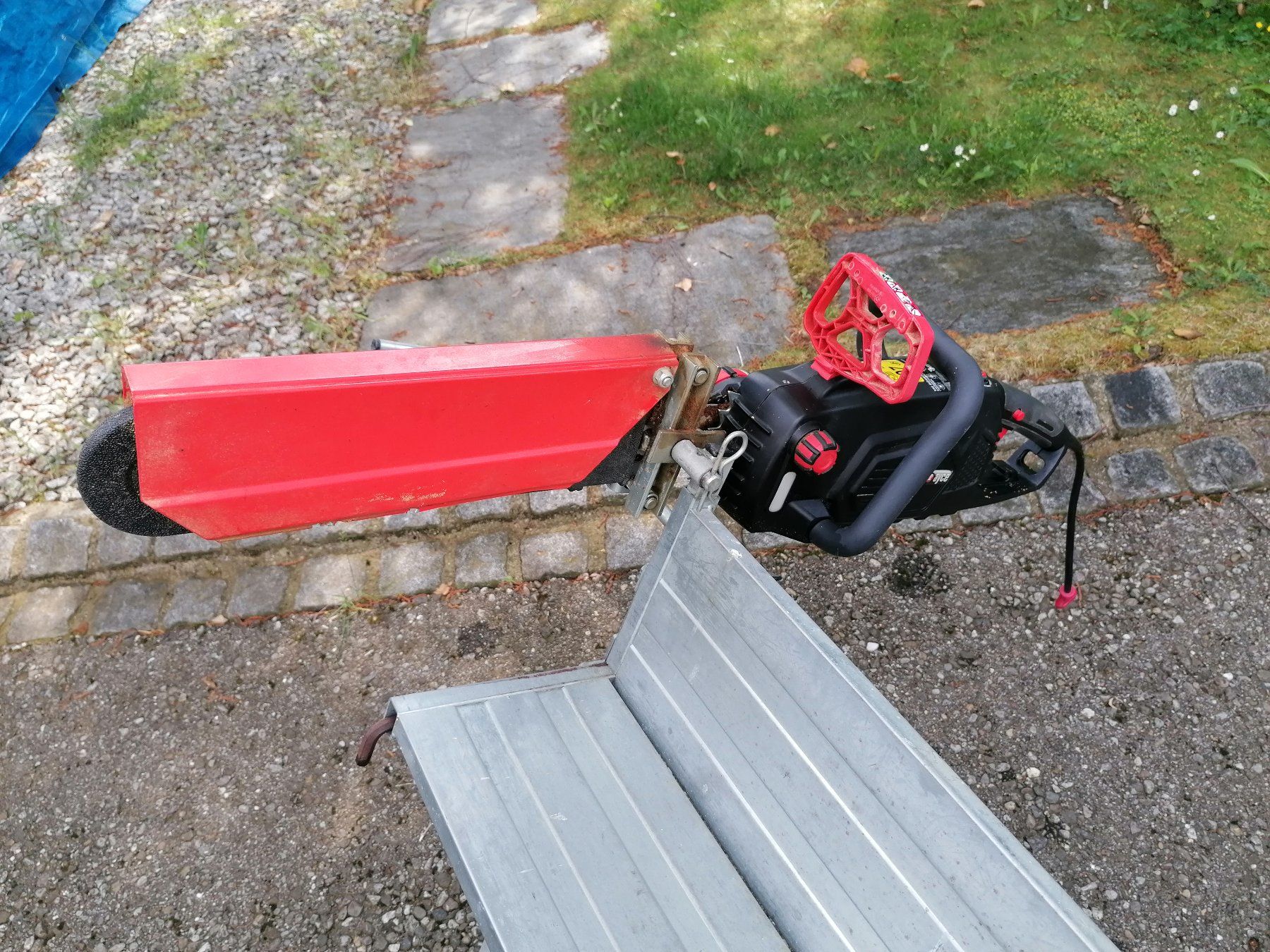 Tutte le macchine: Sägebock mit elektrischer Motorsäge – Usato da Wiezikon b.Sirnach venduto da Amen 3