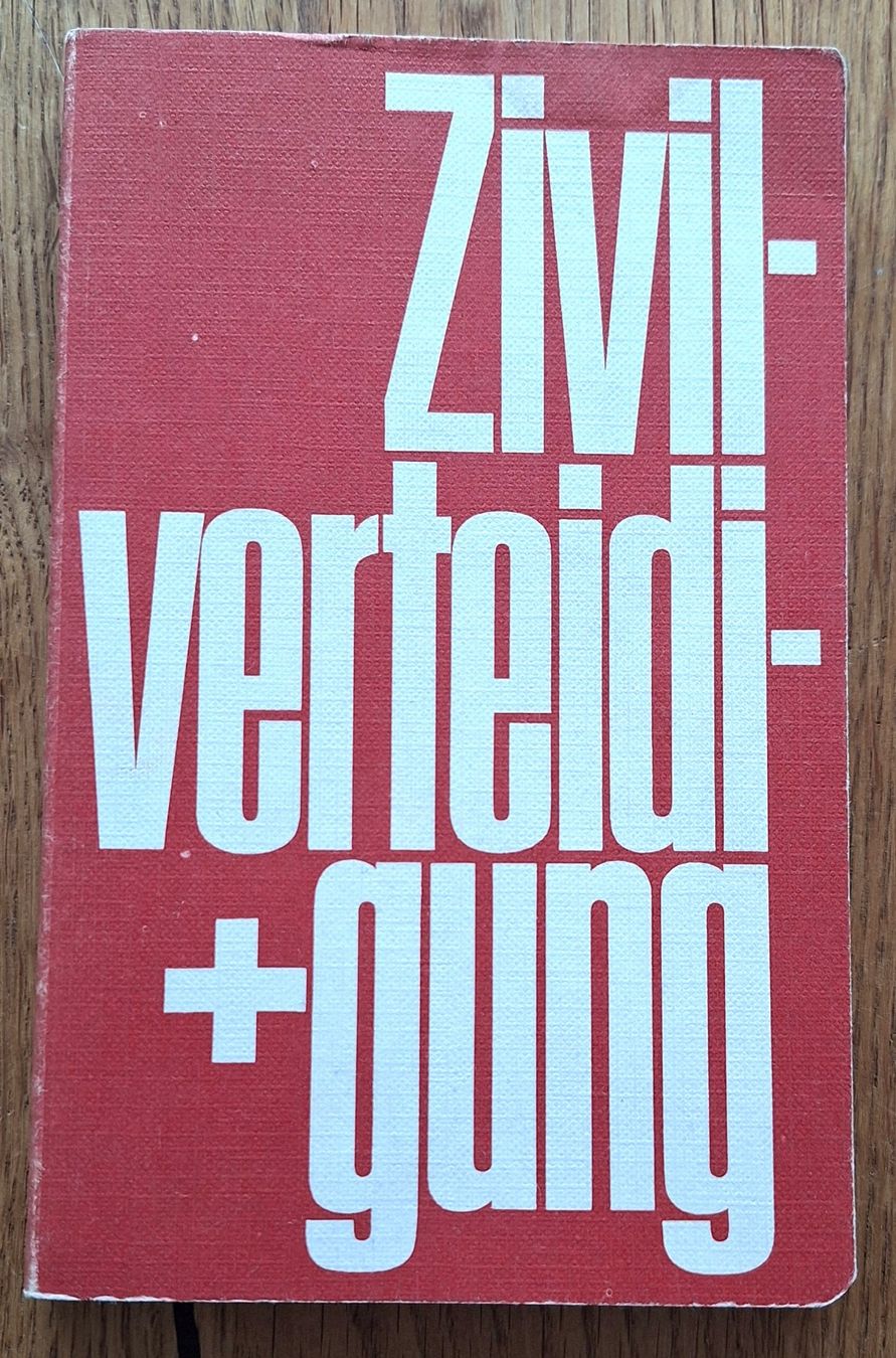 Livres: Zivilverteidigung – D'occasion à Schaffhausen par Hottschili