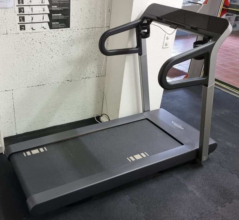 Laufband TECHNOGYM MyRun cosmo schwarz Kaufen auf Ricardo