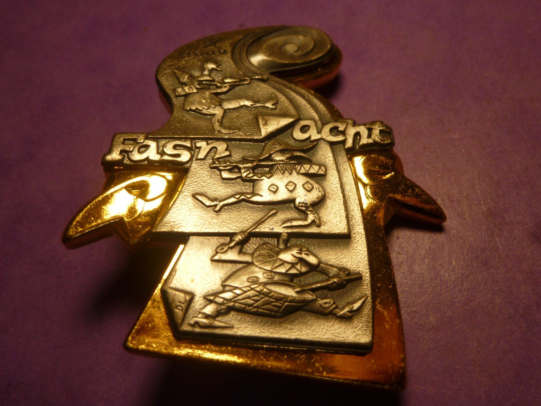 Placchette & Badge: BASEL 2004 GOLD – Usato da Ried (Muotathal) venduto da Mandarin02
