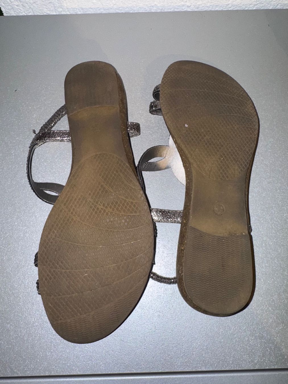 Damenschuhe: Sandaletten mit Strassapplikationen Gr. 39 – Gebraucht aus Grosswangen von shoes.bags.and.co 2