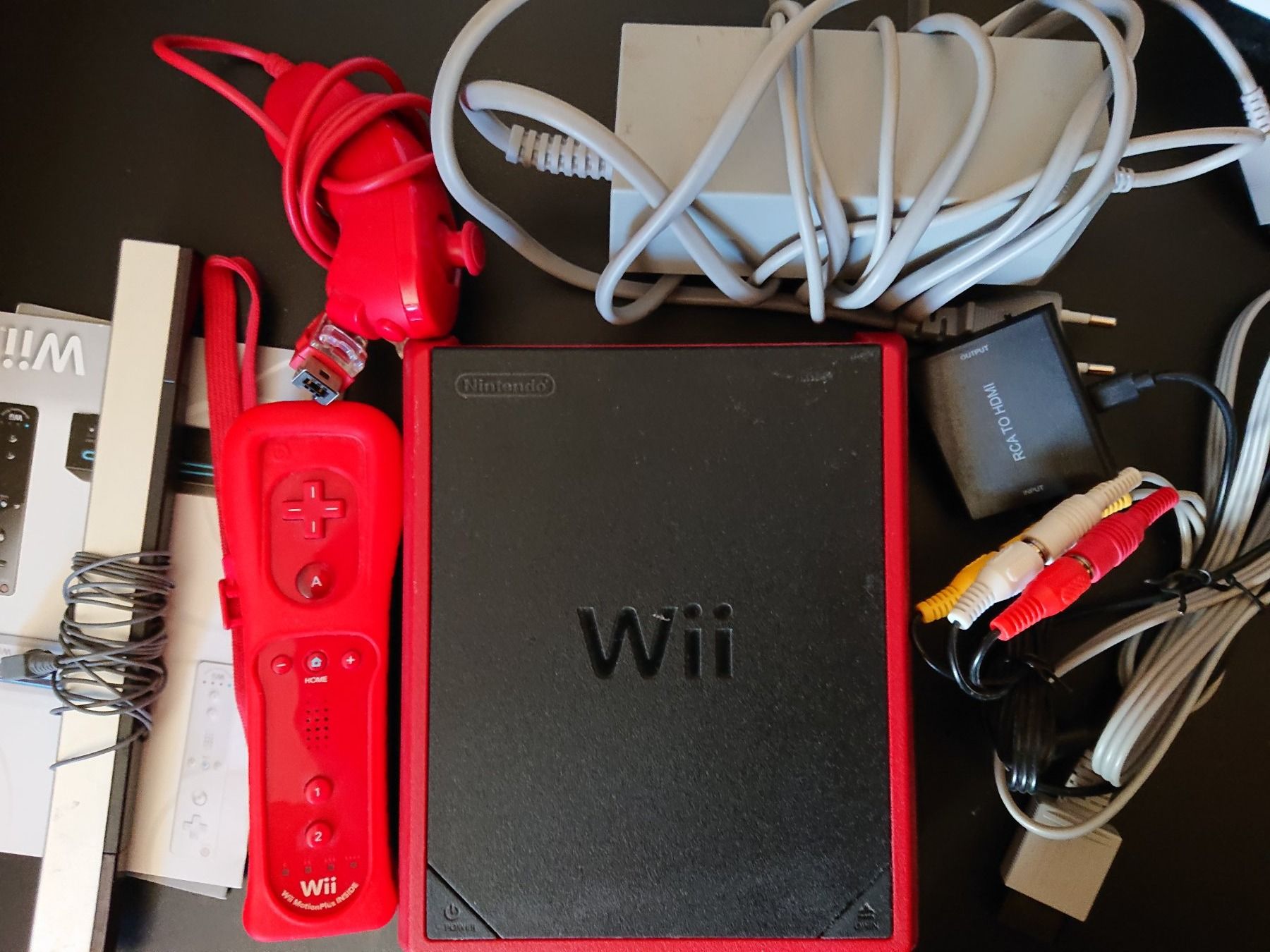 Nintendo Konsolen: Nintendo Wii - Wii Konsole Mini Rot mit Controller und Kabel – Gebraucht aus Liestal von LukiTrade