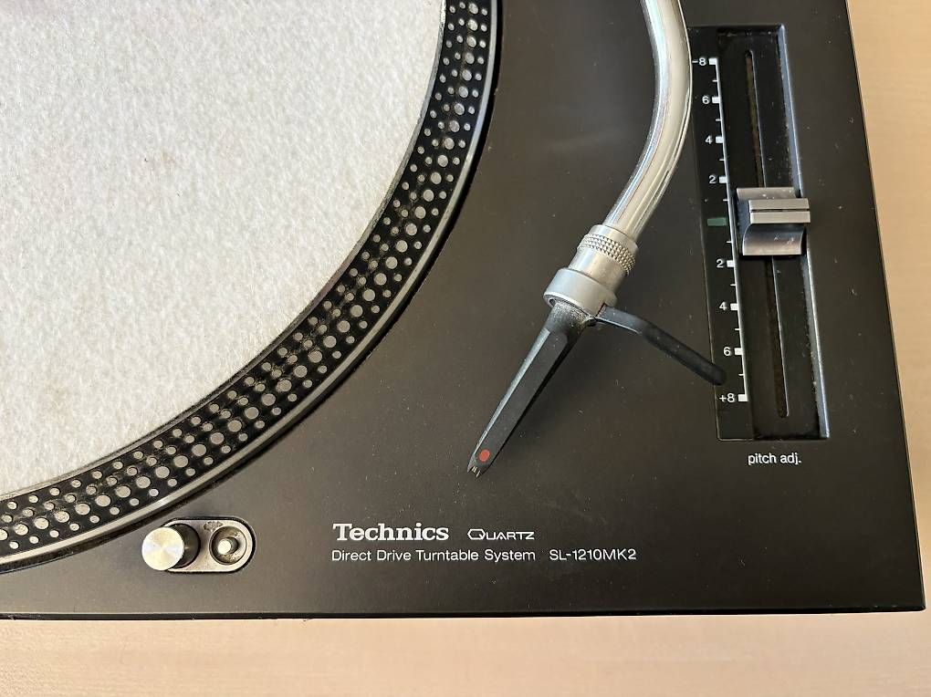 Tourne-disques: Technics Quartz SL-1210MK2 – D'occasion à Bern par l.g.01 1