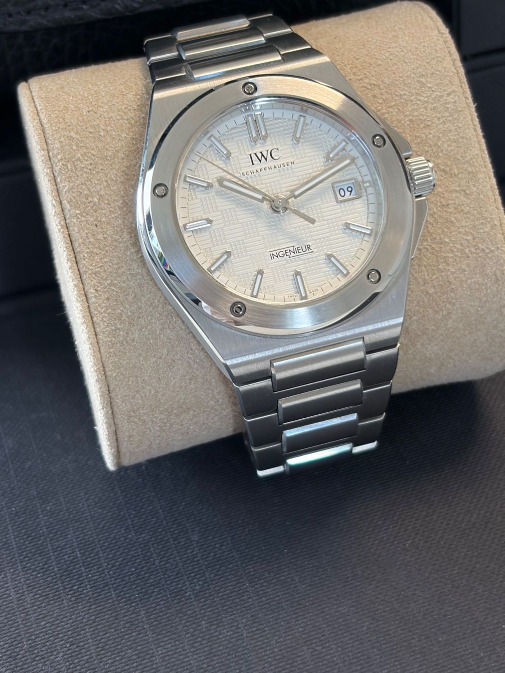IWC Uhren: IWC Ingenieur Automatic 40 (ref. 328902) / Full-Set – Gebraucht aus Zürich von Airflow22 1