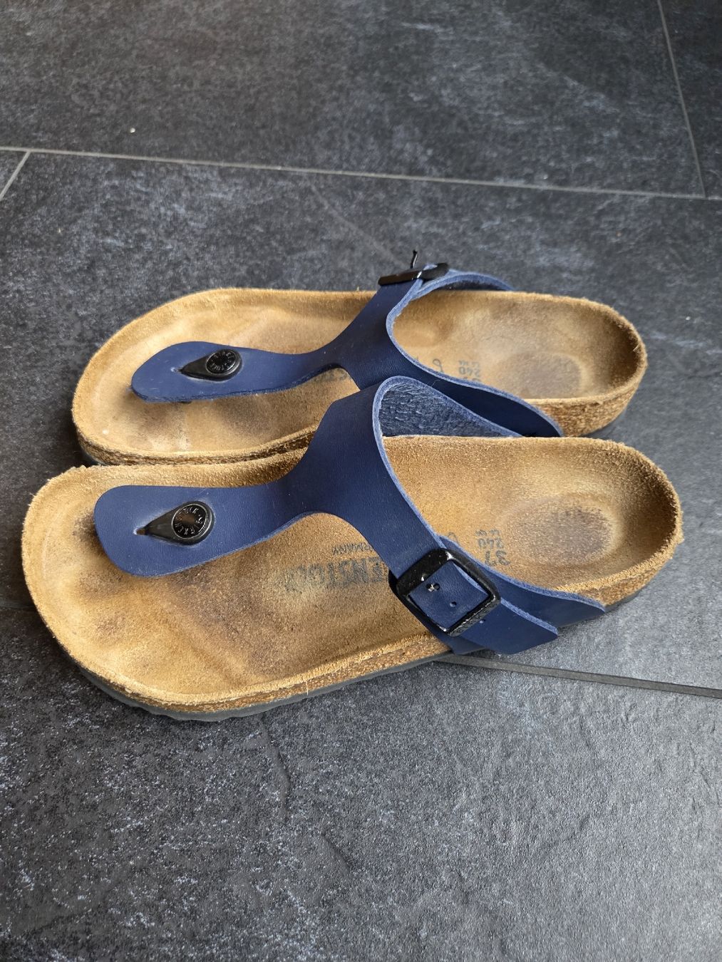 Birkenstock Chaussures femmes: Birkenstock Zehentrenner Gizeh, Gr. 37 – D'occasion à Dübendorf par Skygirl8 1