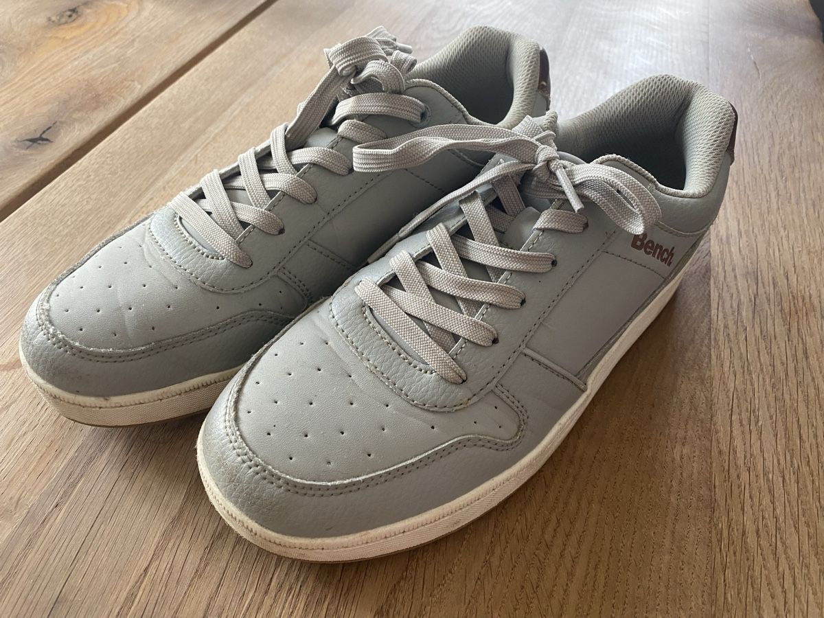 Bench Scarpe da uomo: Bench Sneakers Grösse 40 – Usato da Obergerlafingen venduto da Schilu-2017