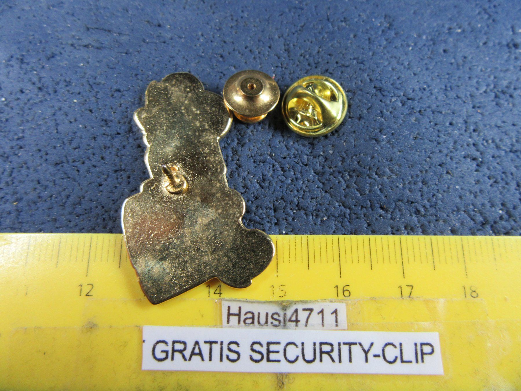 Plaketten & Abzeichen: OLDTIMER AUTO PIN GEPRÄGT GOLDIG mit SECURITY-CLIP – Gebraucht aus Ettingen von Hausi4711 1