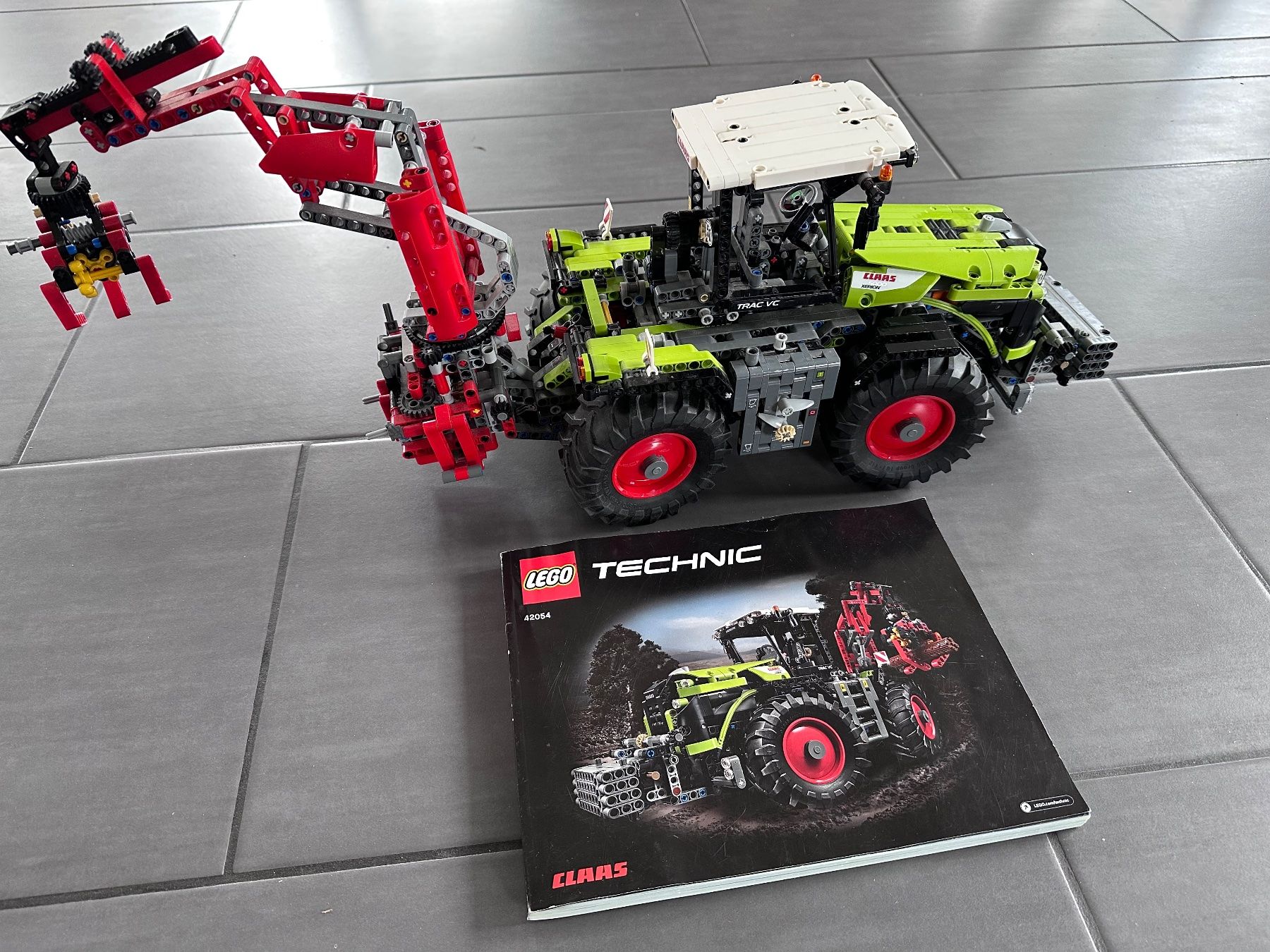 Technics Kit di costruzioni: LEGO Technic Claas Xerion 42054 Traktor – Usato da Rüegsauschachen venduto da Stefu