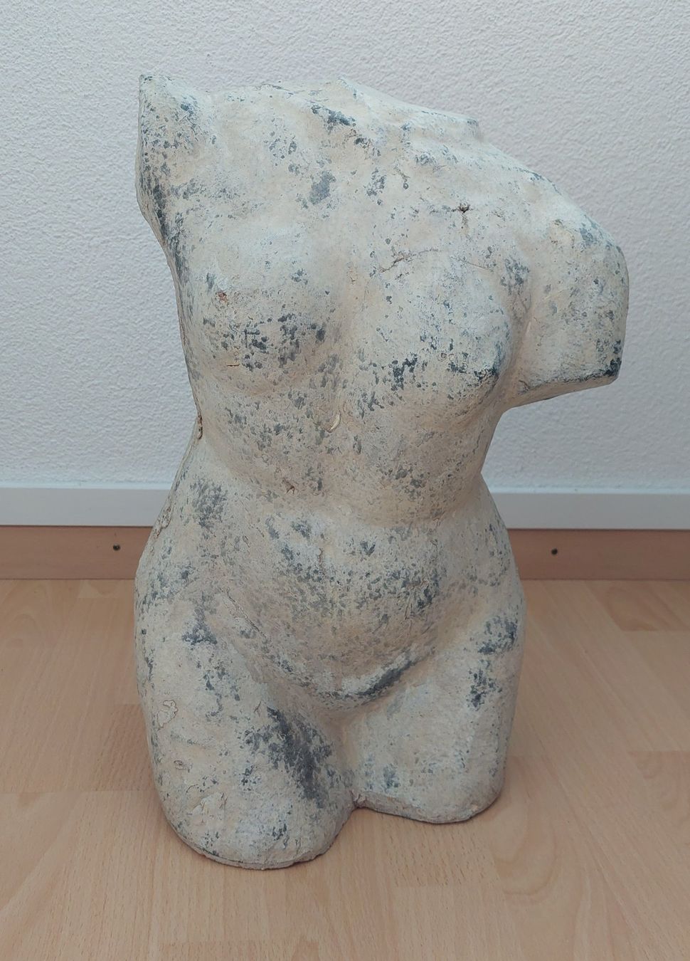 Skulpturen & Statuen: Grosse Skulptur/Torso einer Dame, stehend – Gebraucht aus Subingen von K7passt_immer