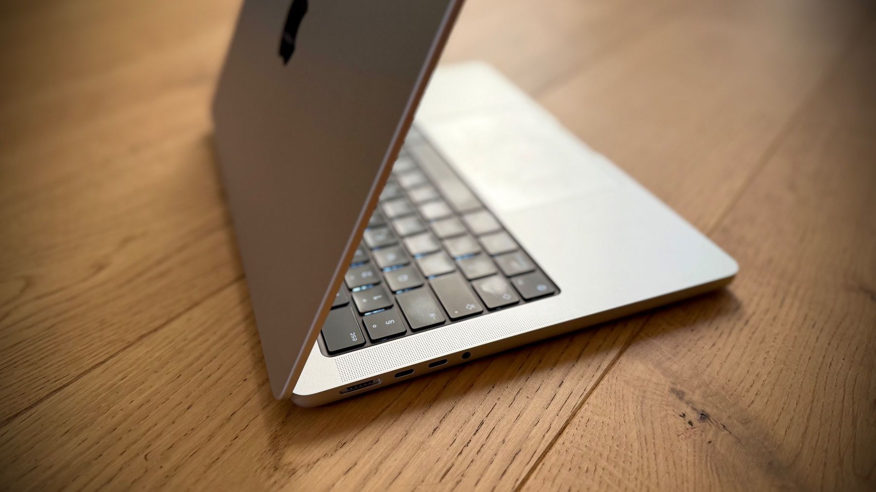 Apple Notebook: MacBook Pro 14" M3 Max 16-CPU 40-GPU 48 GB 2TB mit Garantie – Nuovo (secondo la descrizione) da Weggis venduto da Linriel 4