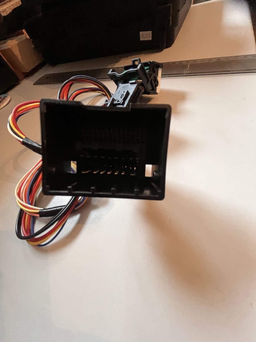 Tutti pezzi di ricambio auto: Audio- / Multimedia-Adapter  – Nuovo e nell'imballaggio originale da Roggwil BE venduto da WULU 2