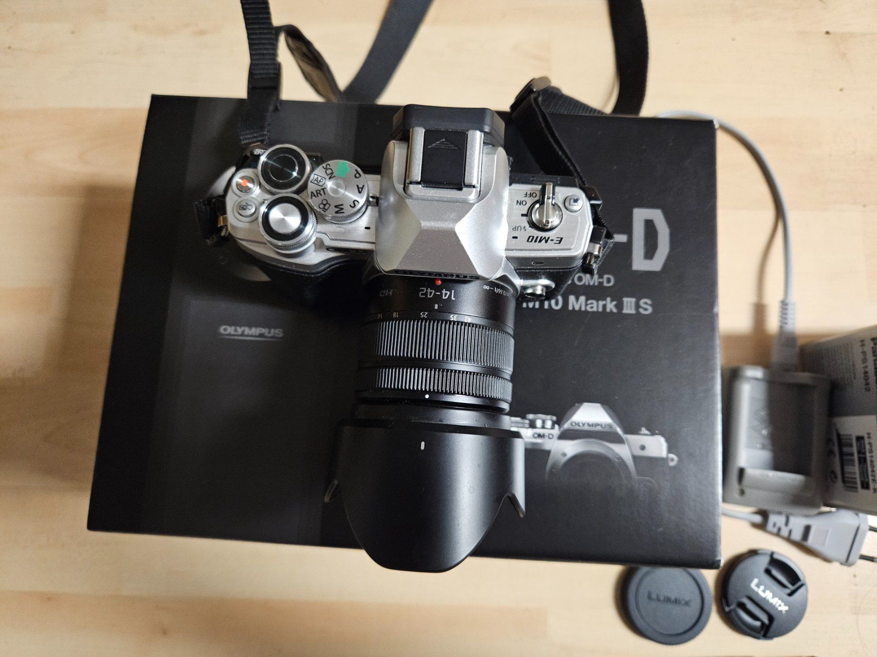 Olympus Fotocamera: Olympus OM-D E-M10 IIIs silber SET - TOP – Usato da Büsingen venduto da Marsiuss 1