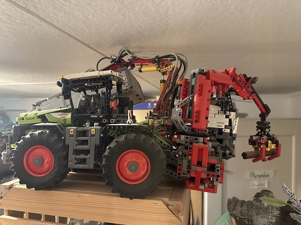 Kit di costruzioni: LEGO Technic  Traktor Claas Xerion 5000 TRAC VC – Usato da Speicher venduto da pir_c96f