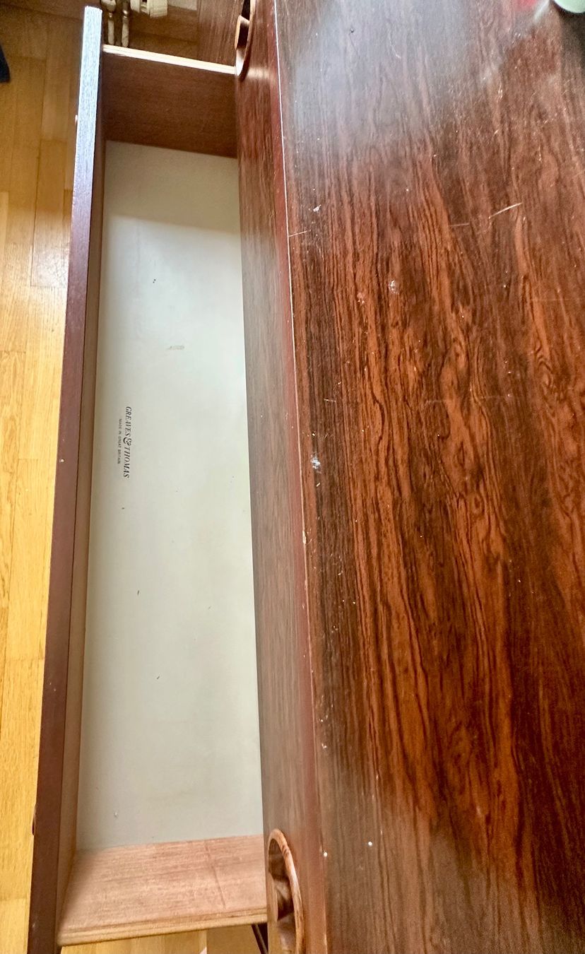 Cassettiere: Antique mid century side board, Greaves & Thomas – Usato da Basel venduto da VanBuyer2010 2