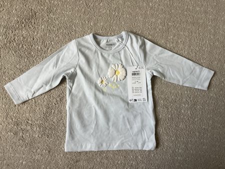 Name it - Babyshirt hellblau Blume