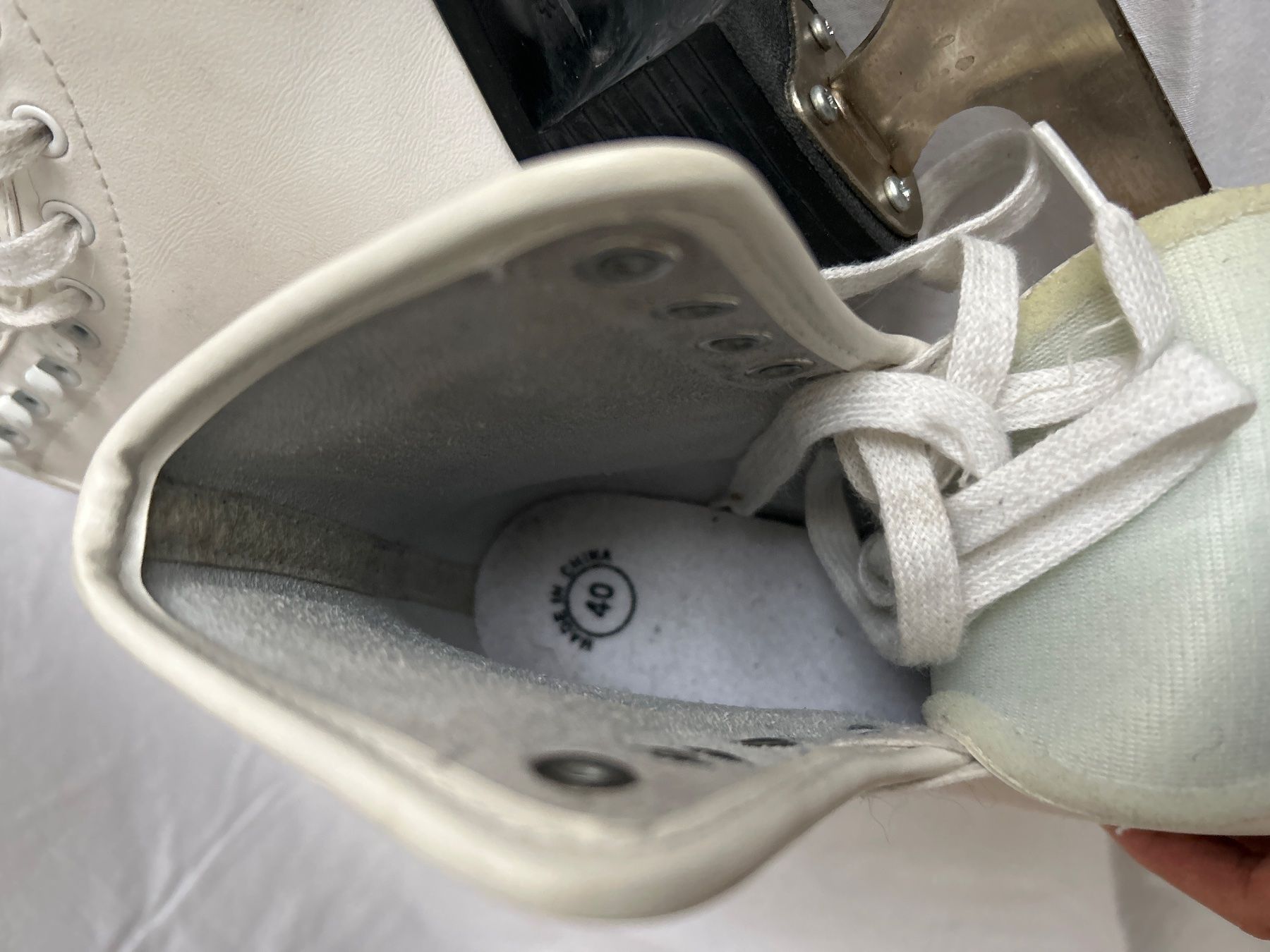 Schlittschuhe: Schlittschuhe, Damen, Gr 40, Leder – Gebraucht aus Witterswil von Sternenhimmel21 2