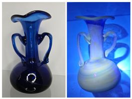 mundgeblasene antike blaue Glasvase Uranglas Muranoglas