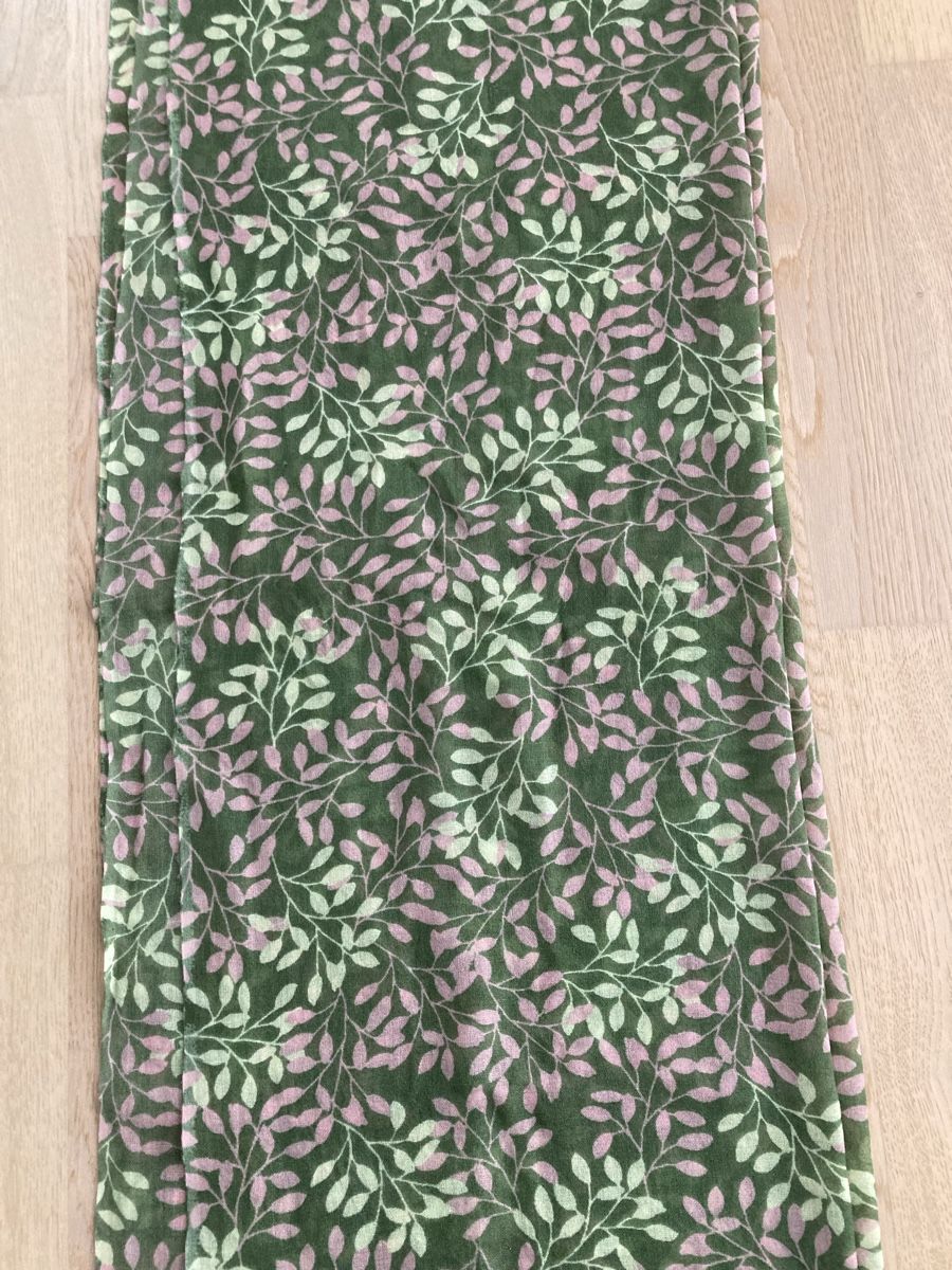 Foulards, Tücher & Schals: Fabrikneuer, super Frühlingsschal von Changemaker – Neu und originalverpackt aus Otelfingen von pat_8jmb 2