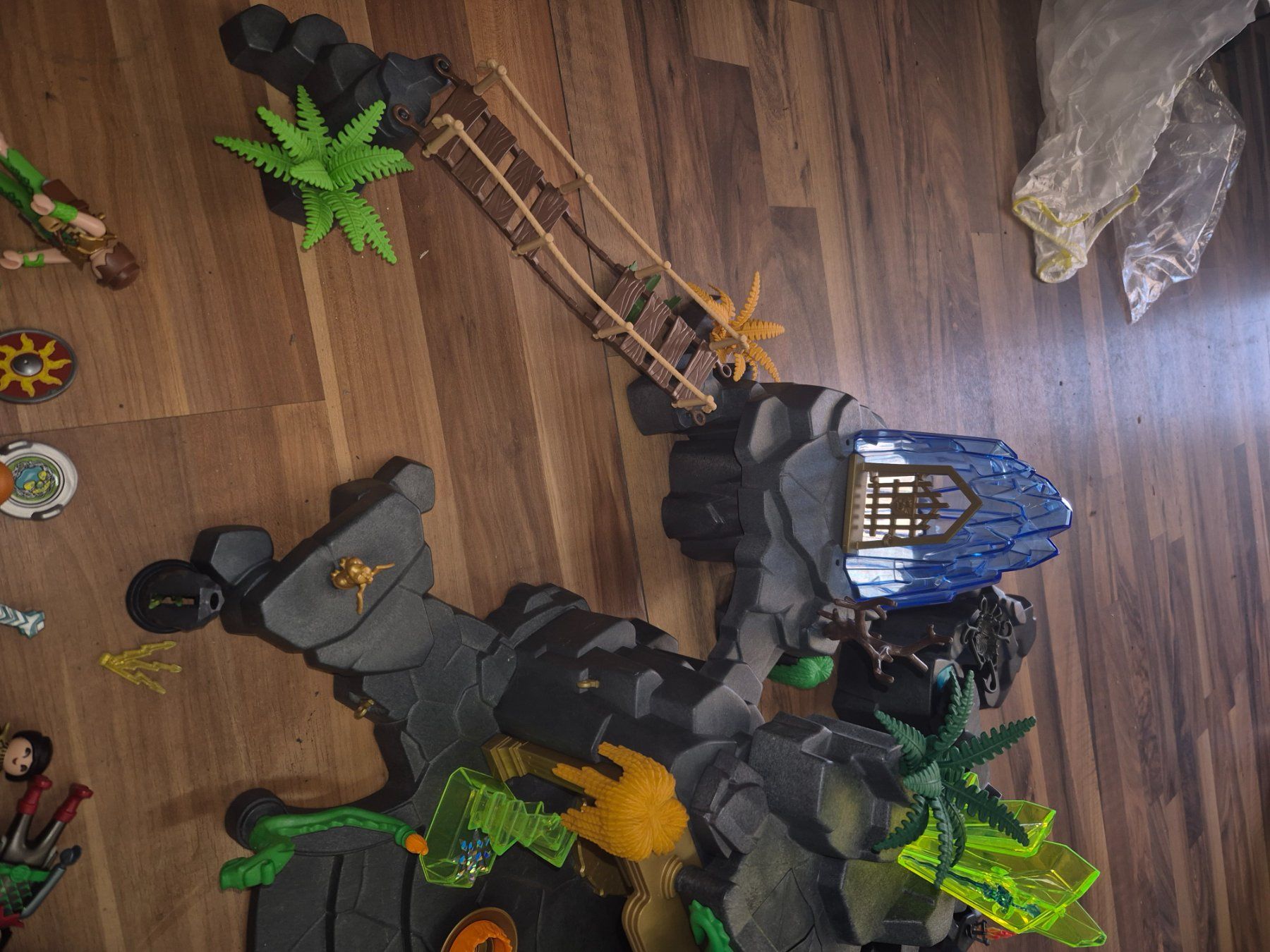 Playmobil Spielzeuge: Playmobil Ritterburg Drachenfels mit Wasserfall – Gebraucht aus Schwarzenburg von Flamingo07 2