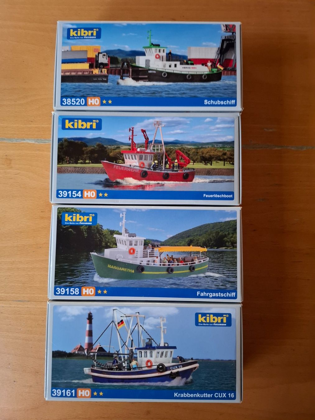 Kibri Modellini di ferrovie: Kibri Schiff Set 4tlg. – Nuovo (secondo la descrizione) da Halten venduto da ast_mzm8