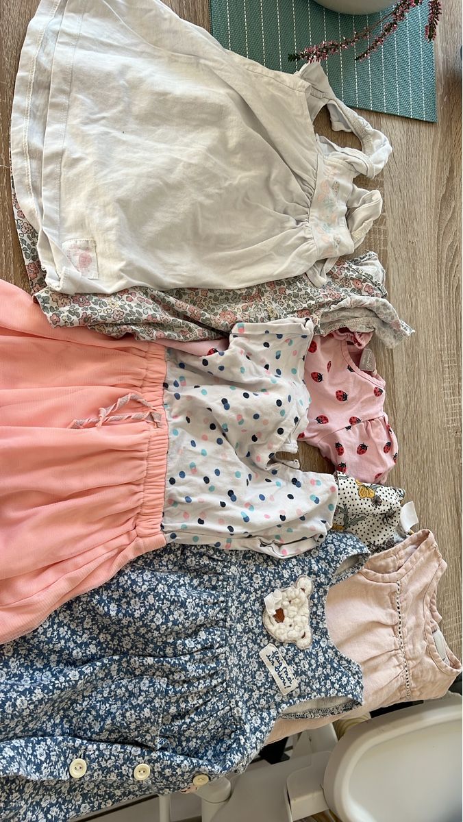 Lotti & Set di vestiti: Kleiderpaket Mädchen gr. 74 bis 86  – Usato da Diegten venduto da kip_wg9z