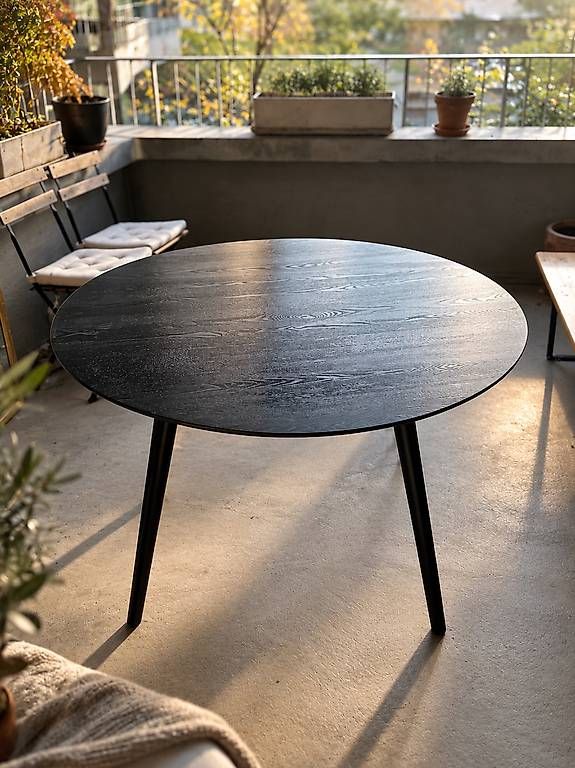 Tables: Runder schwarzer Holz-Esstisch – D'occasion à Zürich par annanna01