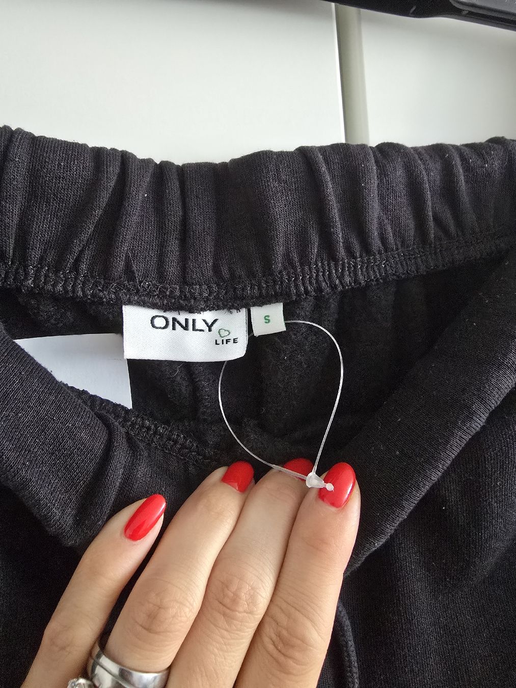 Only Pantaloni: Only Joggers - Grösse S – Nuovo e nell'imballaggio originale da Rickenbach b. Wil venduto da Kth_v8 1