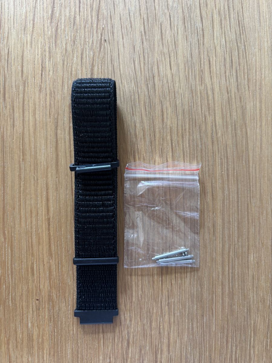 Bracciali & Braccialetti: 18mm Nylon Armband Kompatibel mit Garmin – Nuovo (secondo la descrizione) da St. Gallen venduto da Sikos