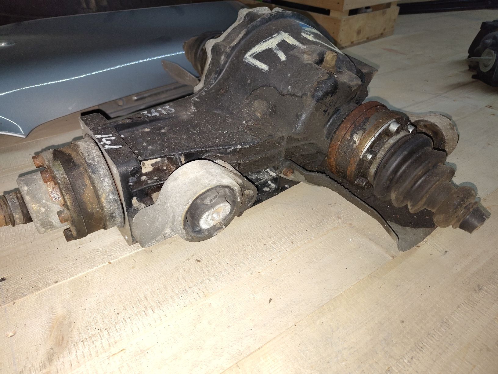 VW Tutti pezzi di ricambio auto: Passat 3bg hinteres 4Motion Diff. – Usato da Waltalingen venduto da DerBaum 1