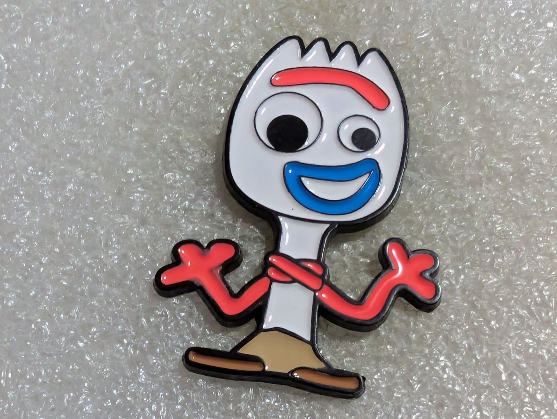 Plaketten & Abzeichen: Ansteckbutton 303: Disney – Gebraucht aus Oppligen von Pin-Fall-Shop