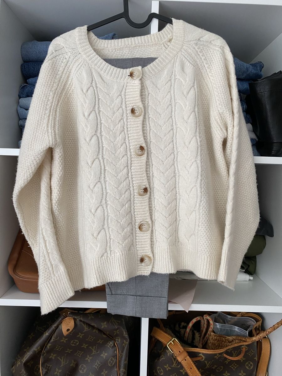 Jacken: strickjacke / pullover ecru M – Gebraucht aus adliswil von PRELOVED_