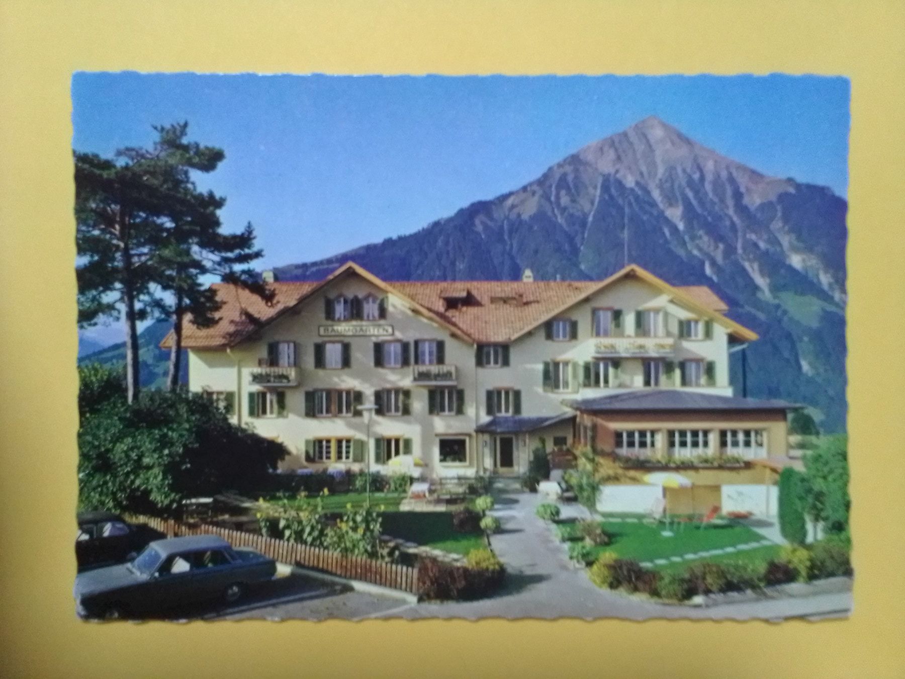 Cartoline postali: Aeschi ob Spiez Hotel Baumgarten altes Auto – Usato da Küttigen venduto da Melisch1000