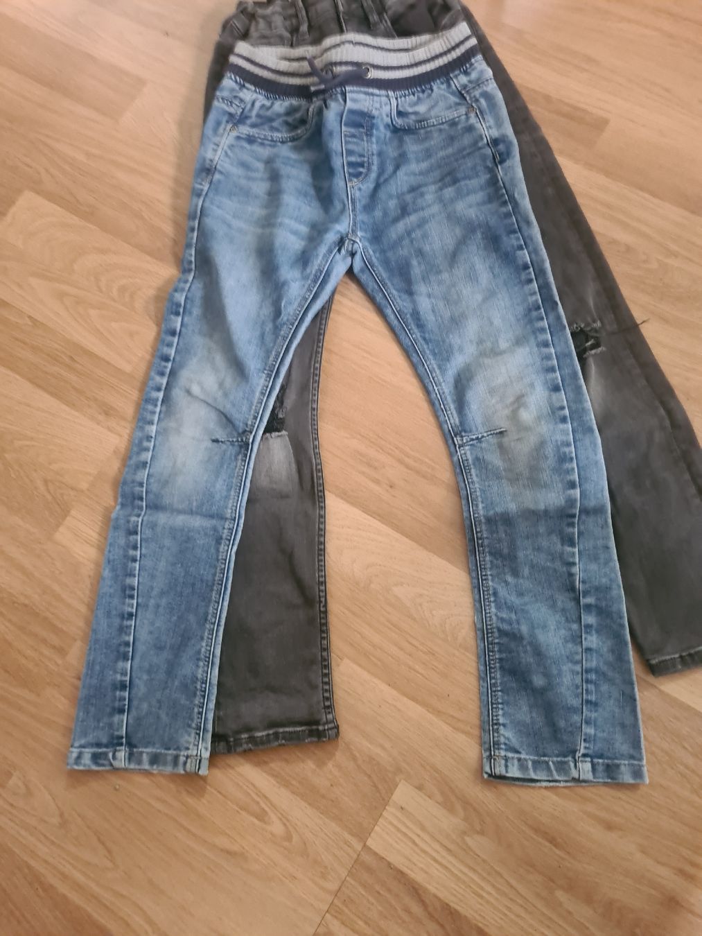 Hosen: 3 Jeans Hosen  Gr. 134 - 146 – Gebraucht aus Villmergen von Conny_86 4