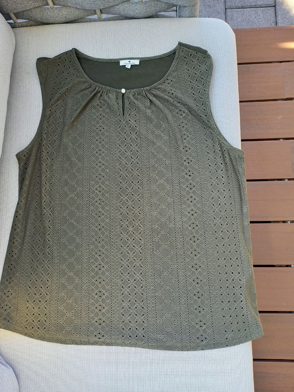 Tom Tailor Top: Tom Tailor Top grün Grösse L 93% Polyester 7% Elasthan – Usato da Ruschein venduto da dom_nbr2