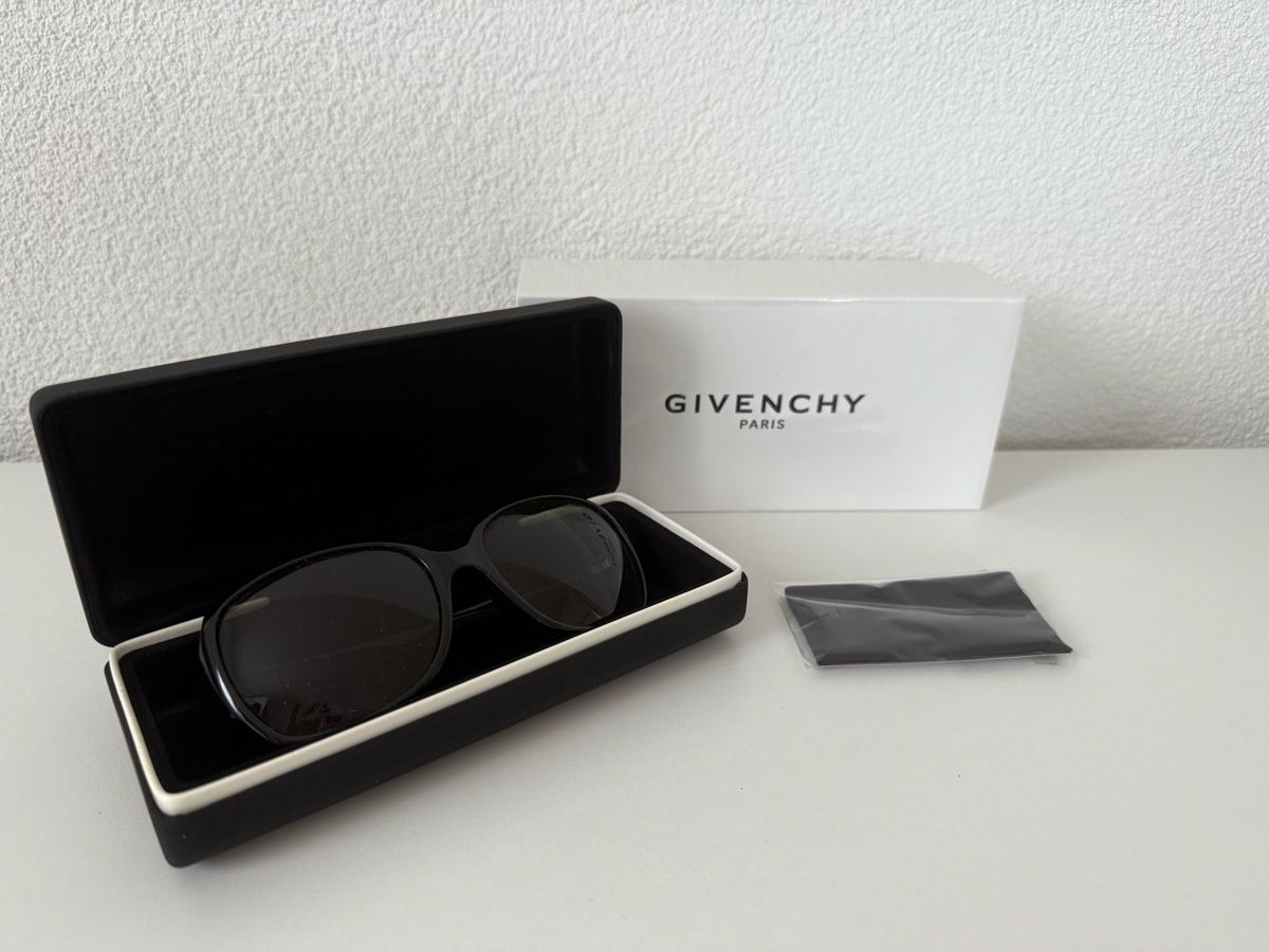 Givenchy Brillen & Gläser: Givenchy Damen Sonnenbrille (Original) – Neu und originalverpackt aus Lohn-Ammannsegg von nde_tx52