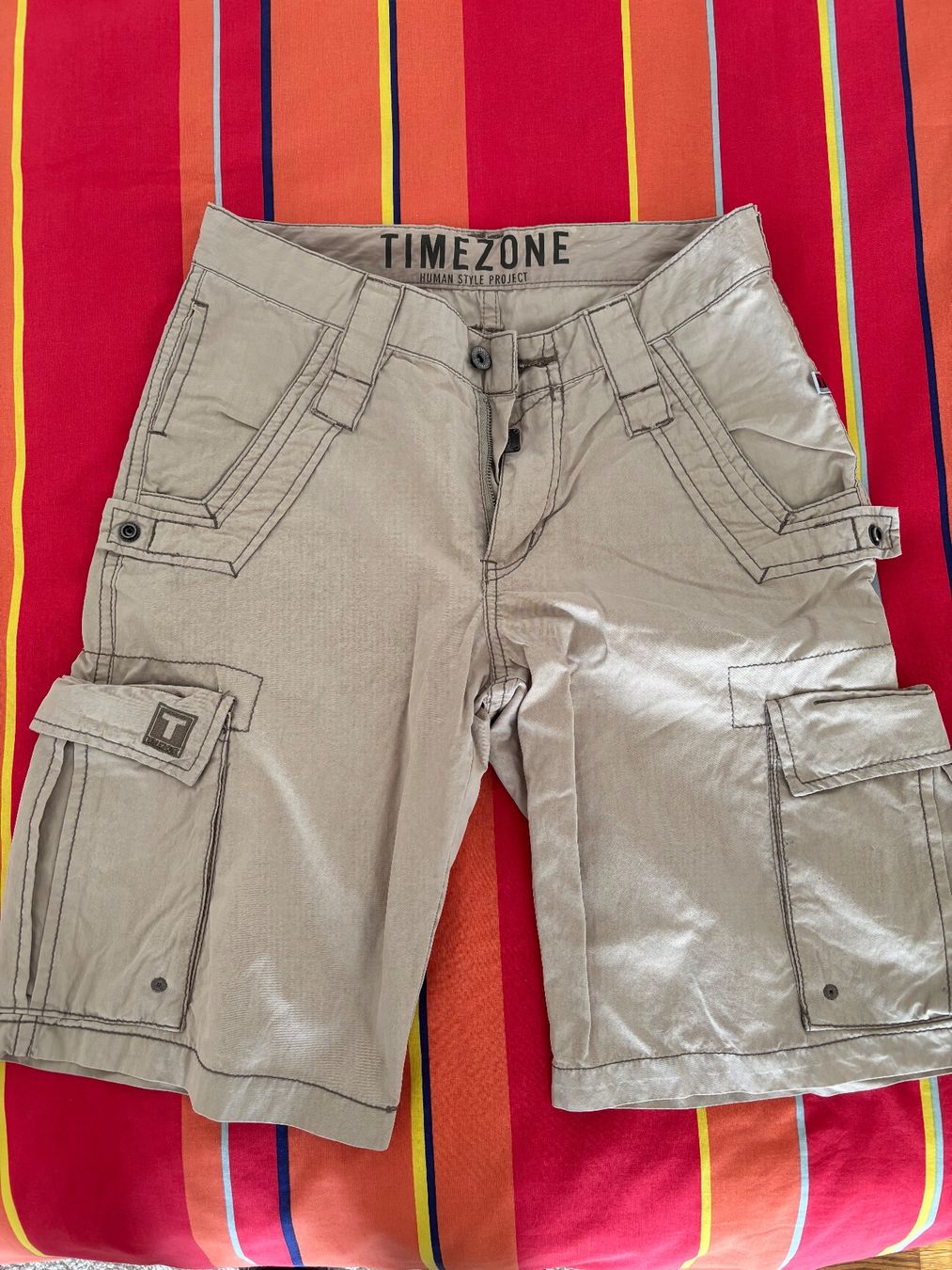 Lotti di vestiti: Pantaloncini 2xTimezone e 2X H&M – Usato da Gordola venduto da ncr_2ggh 2