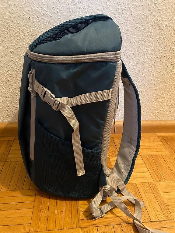 Zaini: Sac à dos thermique QUECHUA, neuf – Usato da Genève venduto da Fencer3_914 2
