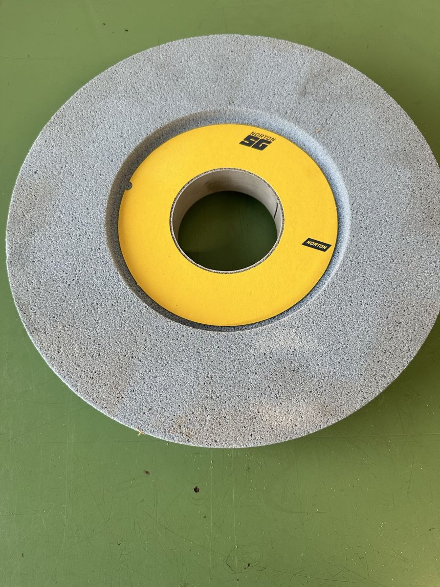 Smerigliatrici & Lucidatrici: Schleifstein,  300 x 49 x 76 mm. – Nuovo (secondo la descrizione) da Aarberg venduto da SNMachines 2