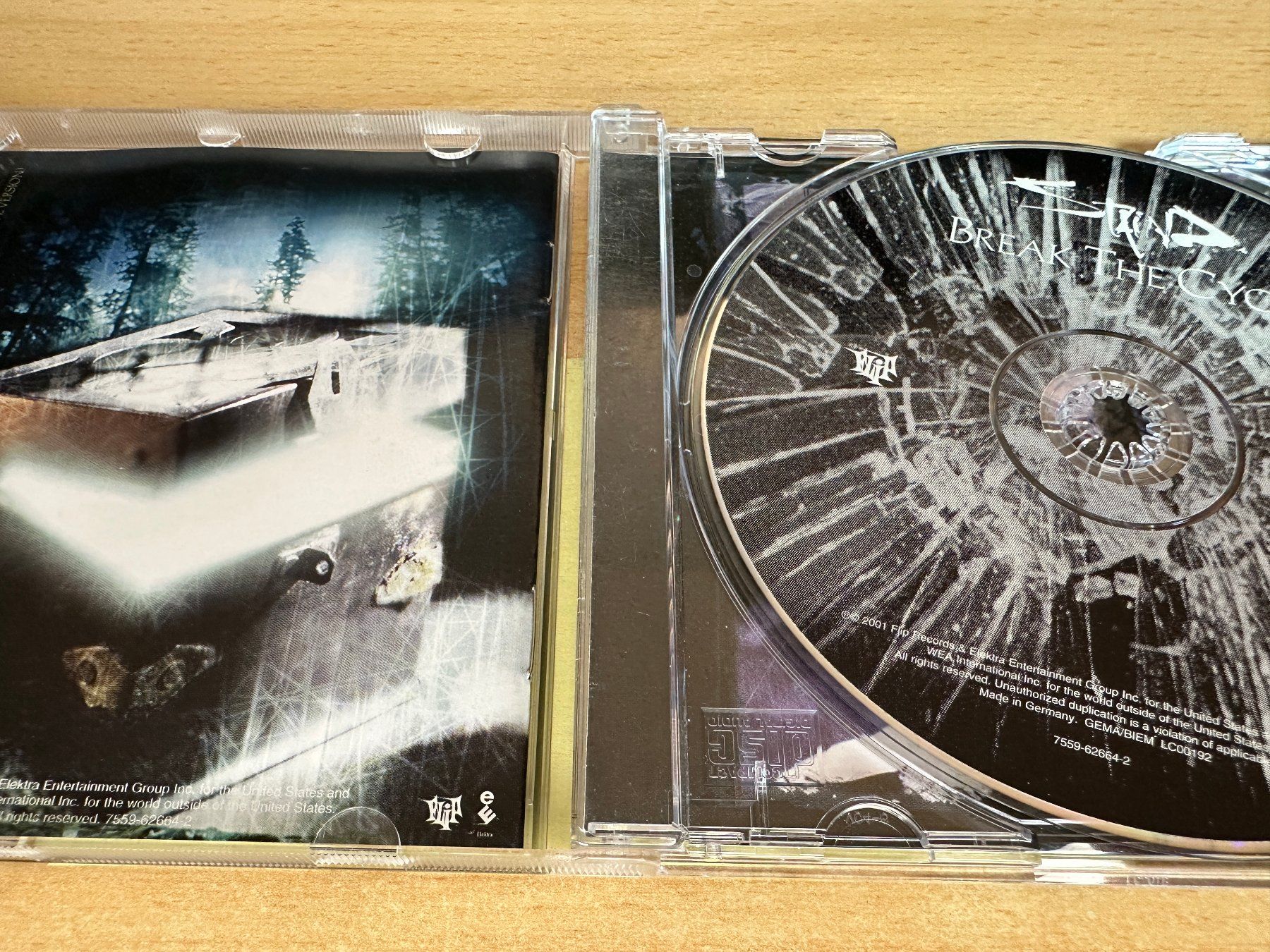 CD: E2 Staind – Break The Cycle – Usato da Rikon im Tösstal venduto da Alpenmutz 2