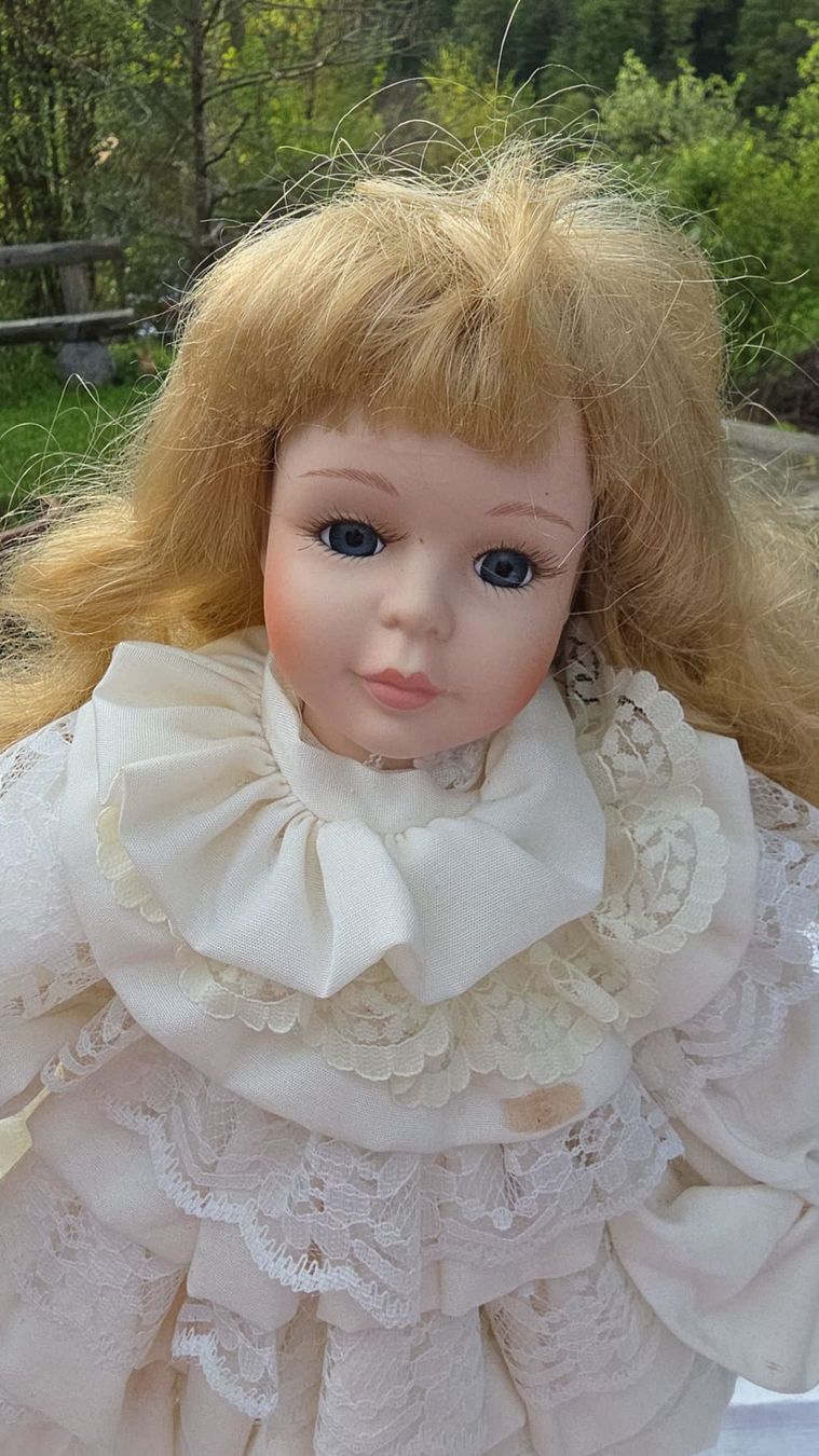 Bambole: Wunderschöne Puppe – Usato da Wolfhalden venduto da Elisabeth_b 1