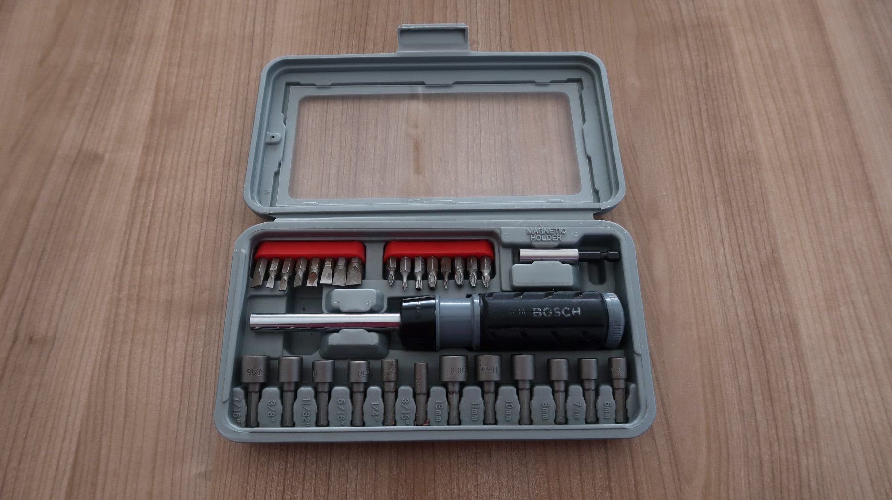 Bosch Tutti gli attrezzi: Bosch 30tlg. Schraubendreher-Set – Usato da Sachseln venduto da Palur 1