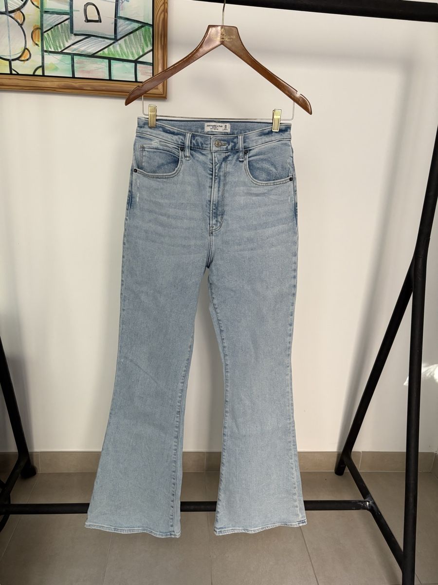Abercrombie Jeans: Jeans Abercrombie Flare – Usato da Vésenaz venduto da ilomd