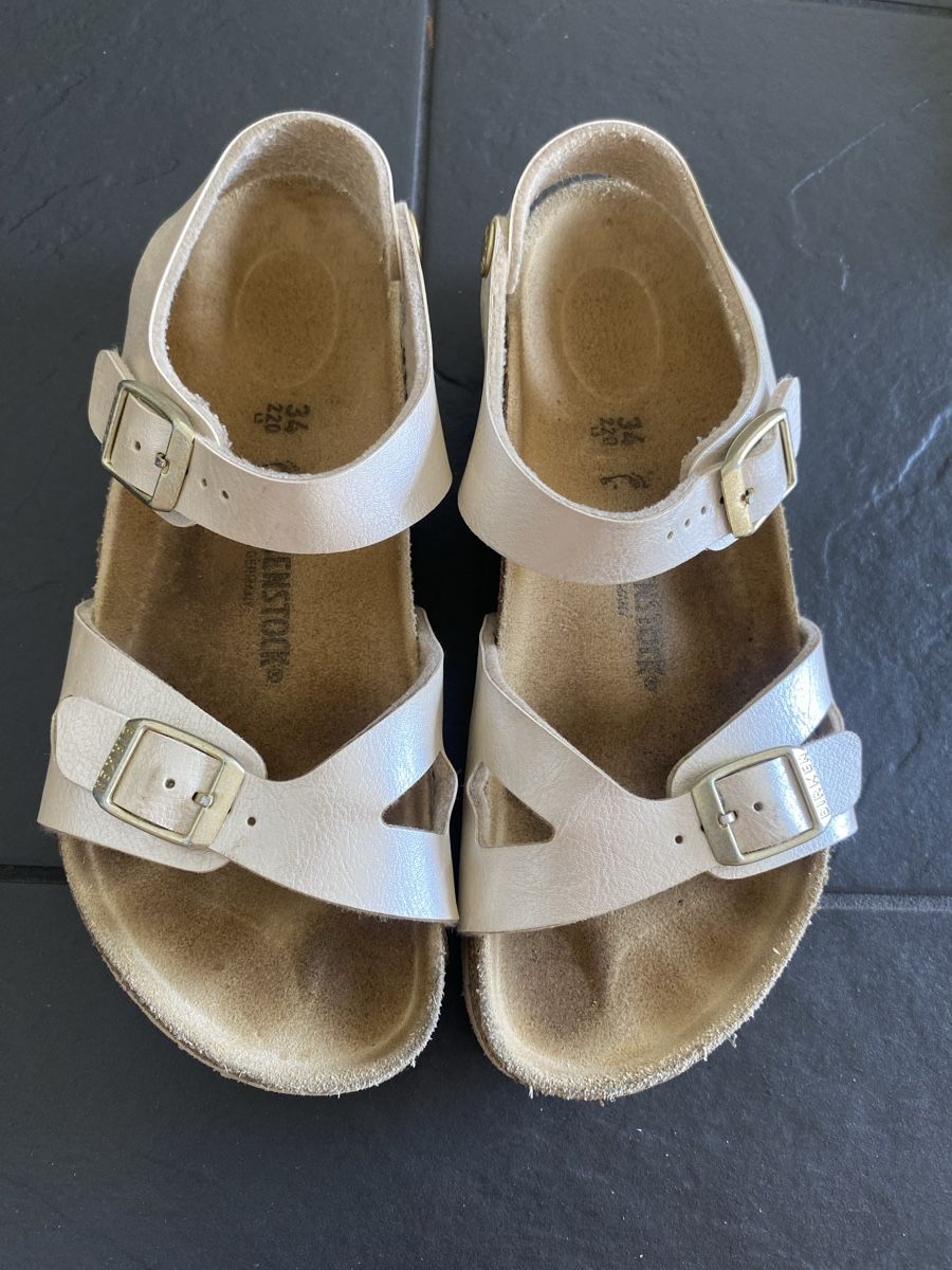 Scarpe per ragazze: Birkenstock taille 34 couleur perle  – Usato da Lens venduto da Missminibulles