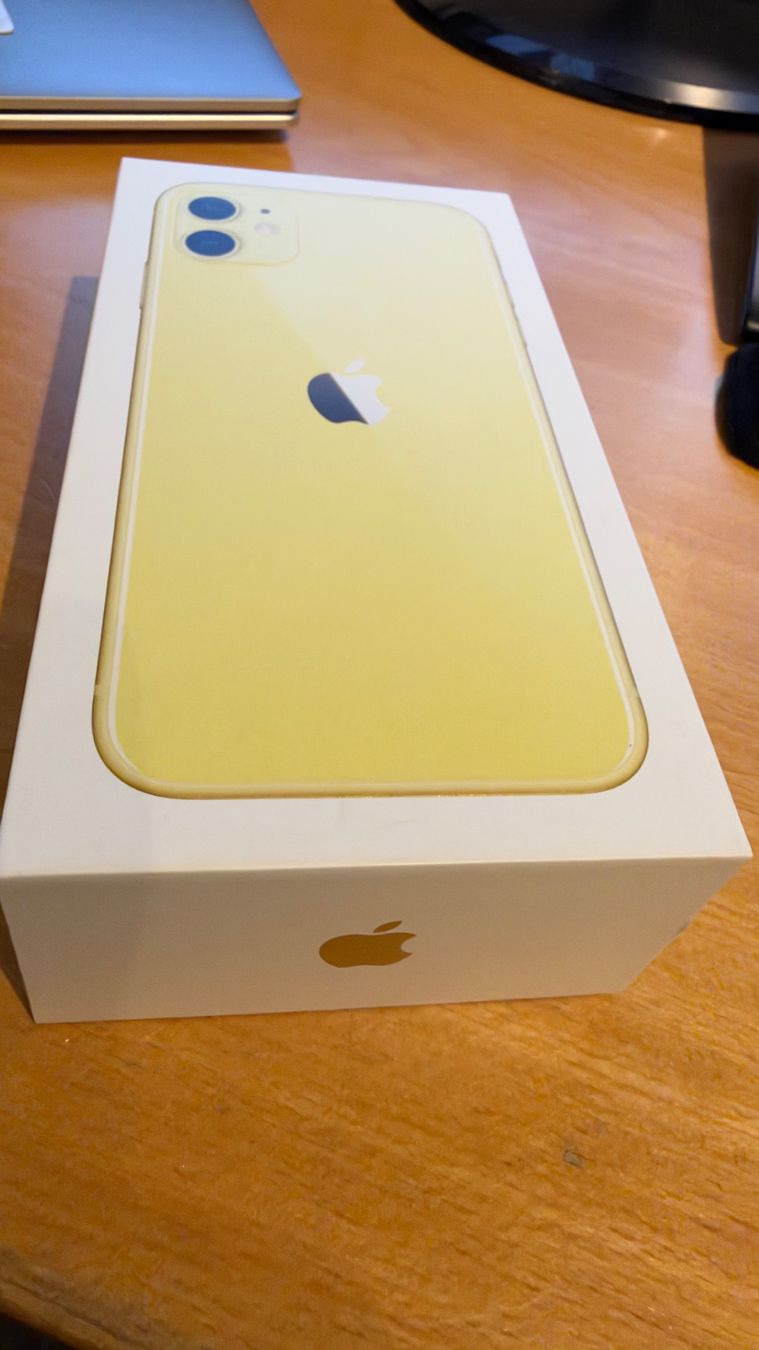 Apple Handys / Smartphones: Iphone 11 gelb / 128 GB – Gebraucht aus Jegenstorf von Schtibe 1